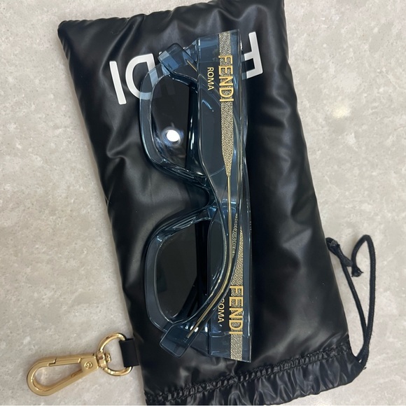 Fendi blue sunglasses - Picture 5 of 5